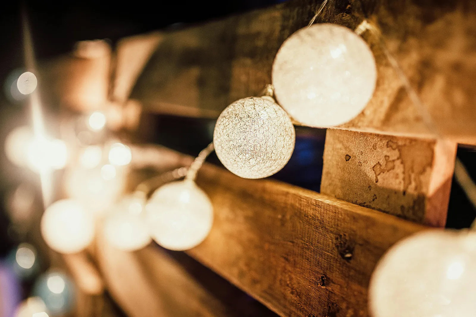 Choosing the Right Type of Light Bulbs for Your Chandelier