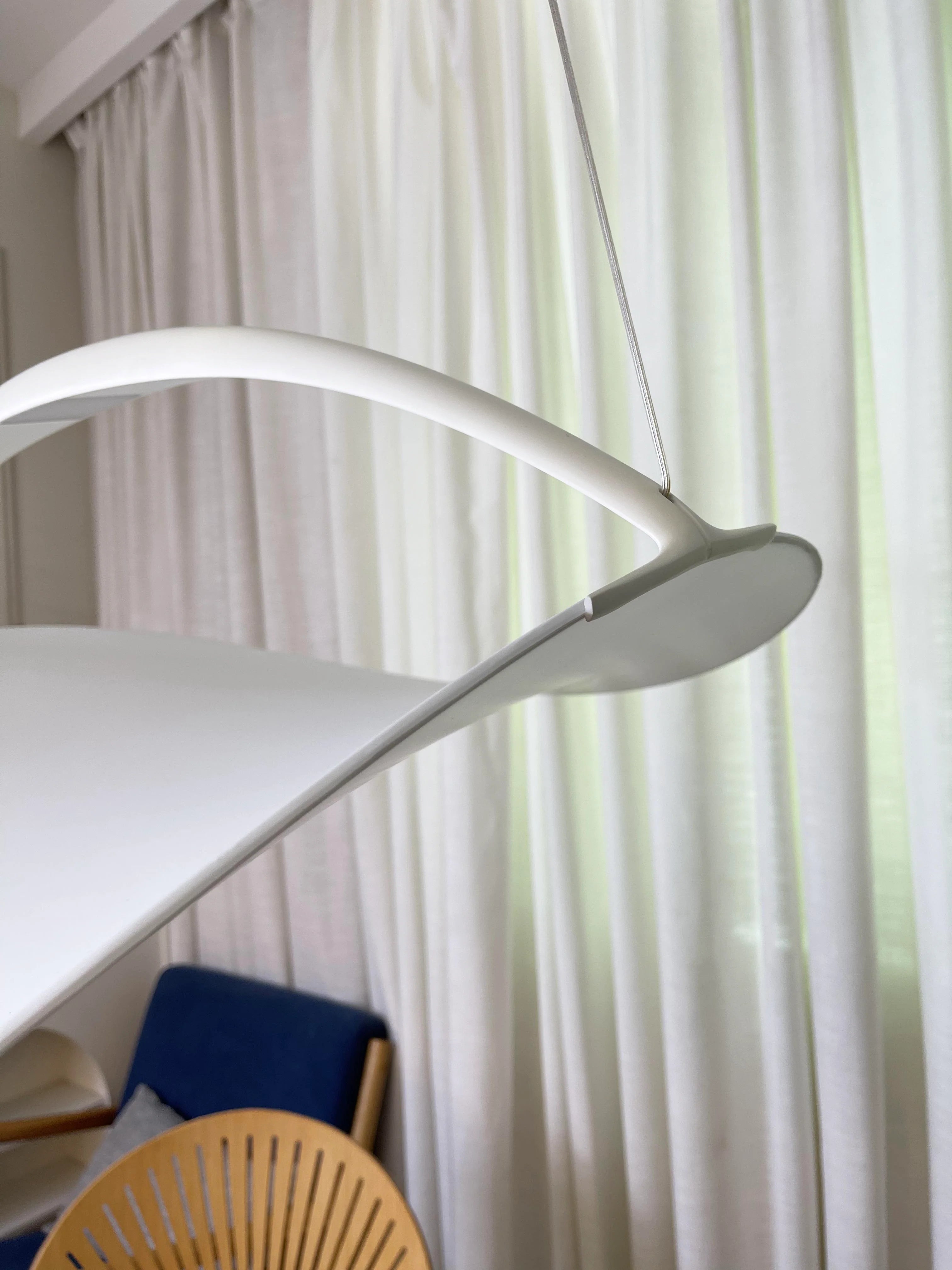 Luvra Floating Arc Pendant Light