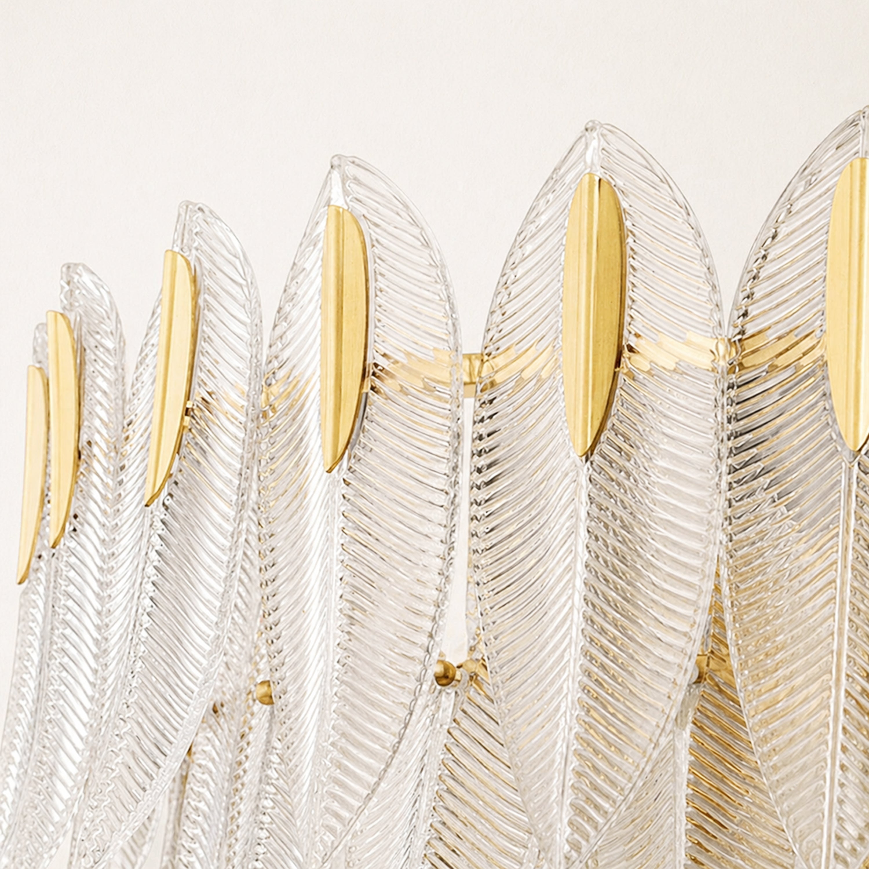 Marilyn Glass Feathers Round Chandelier