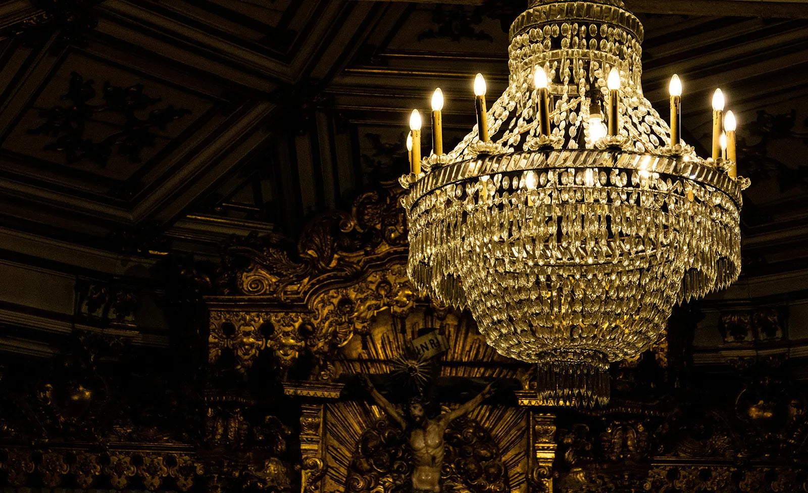 How Many Types of Chandeliers Are There?