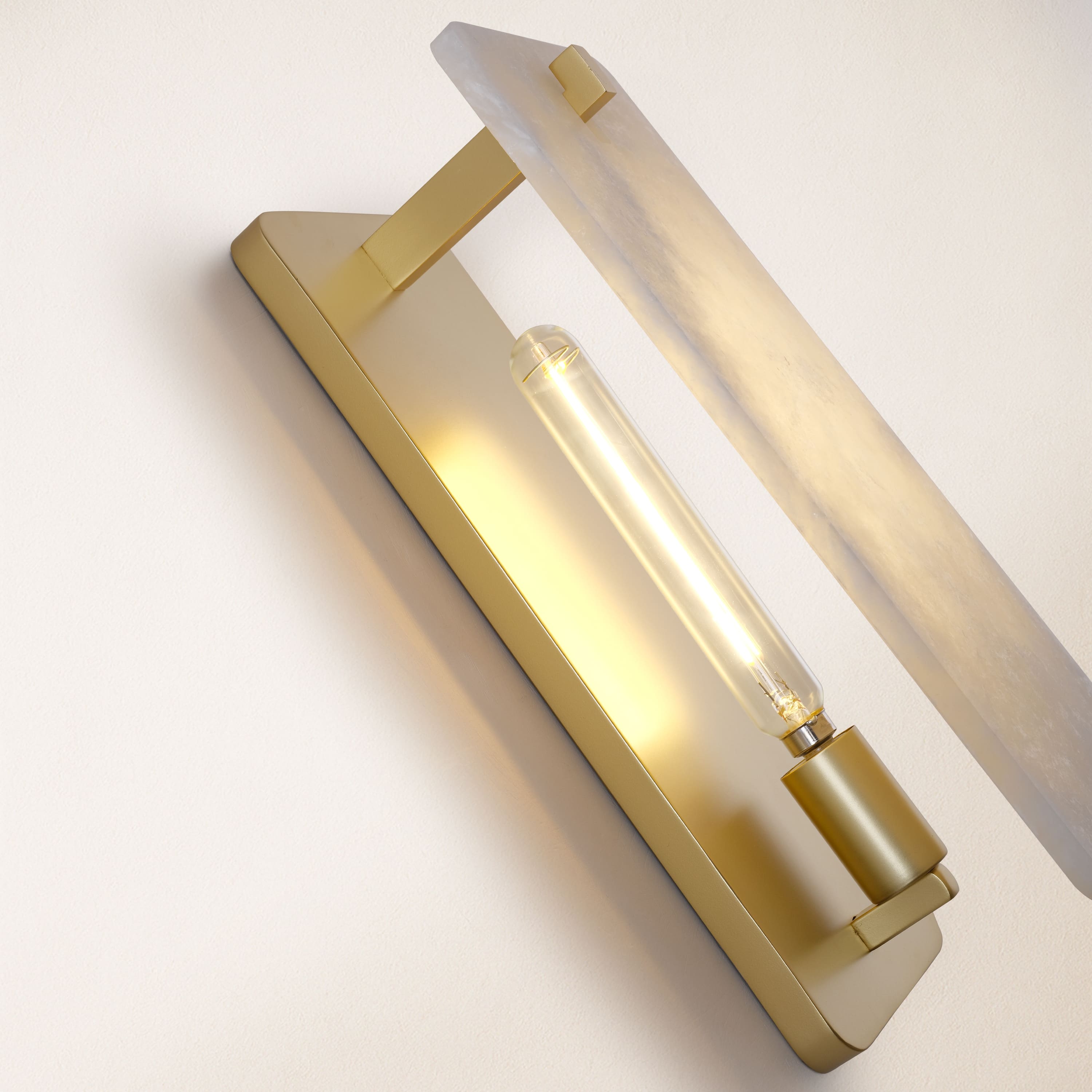 Lunara Alabaster Wall Sconce 32 cmH