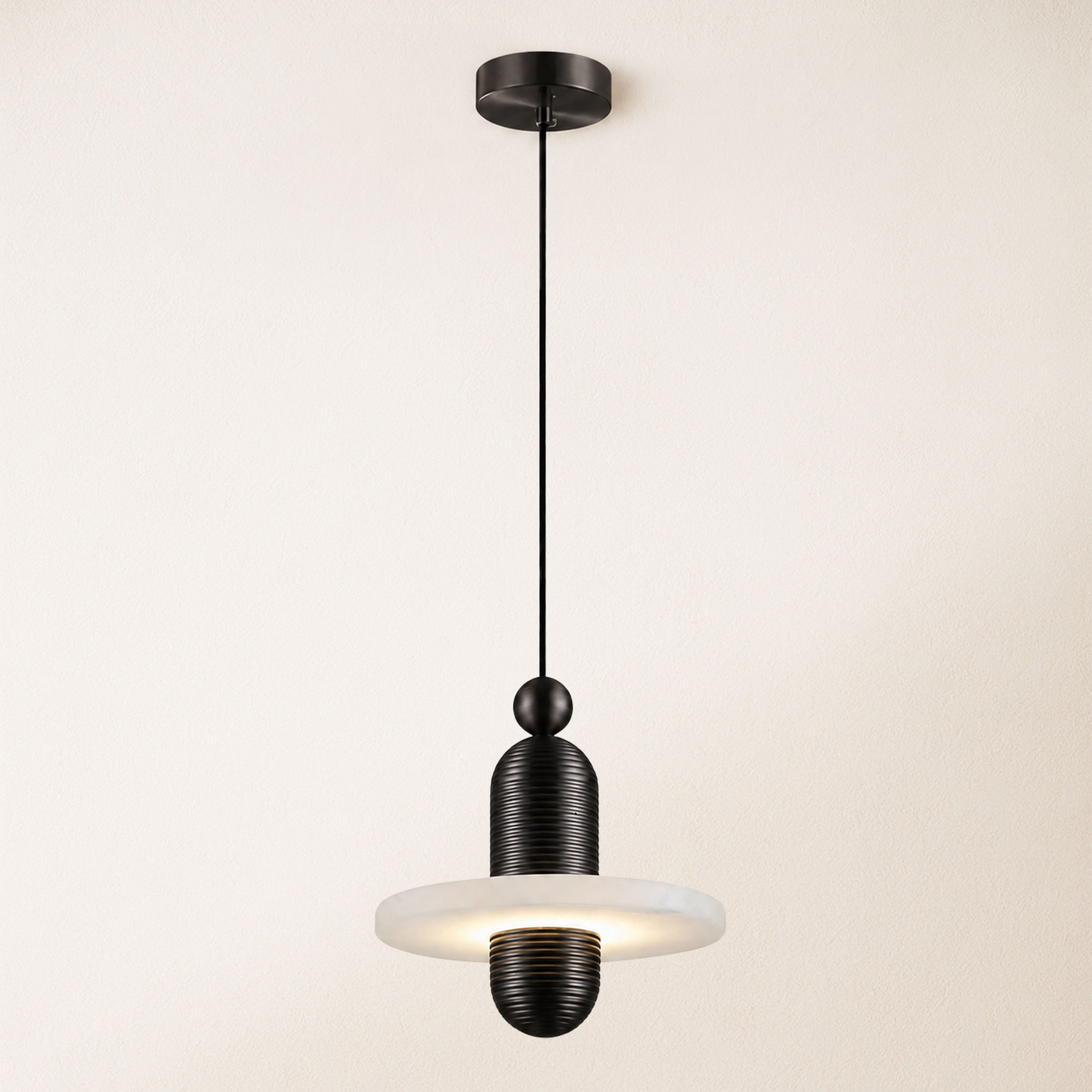 Median Mono Pendant Light