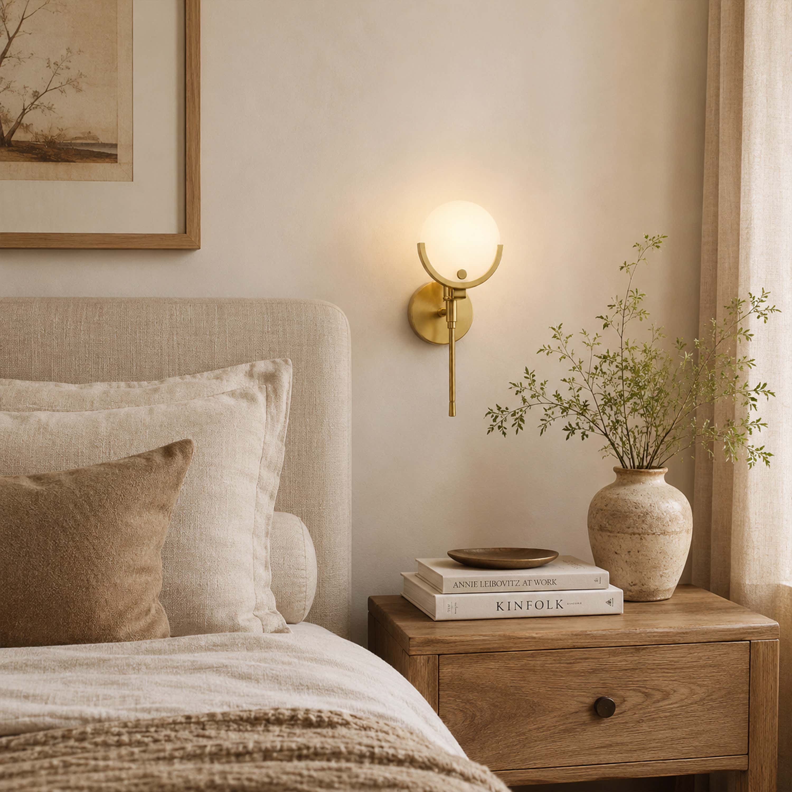Alabaster Ava Brass Wall Lamp