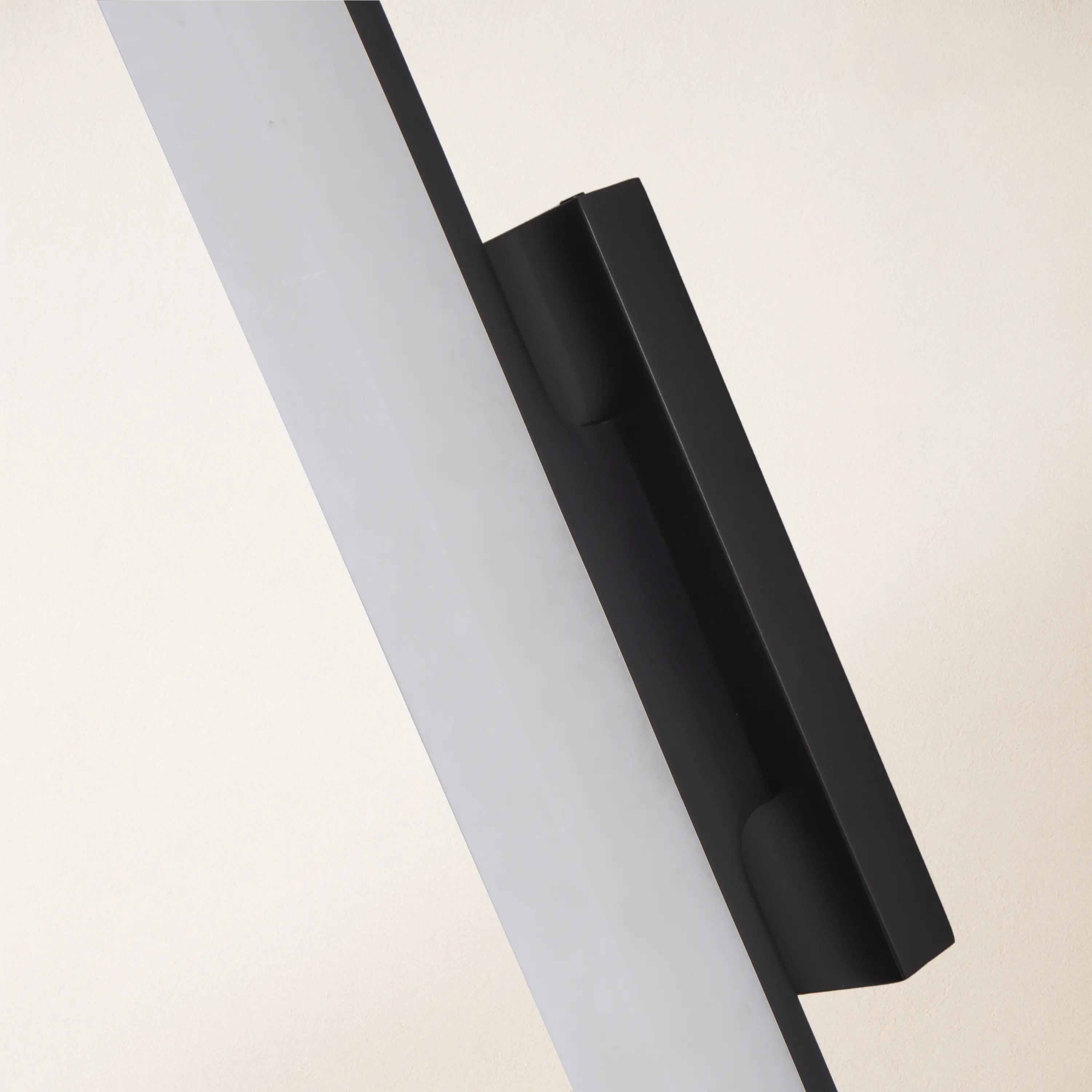 Clara Glow Alabaster Single Wall Sconce 48cm