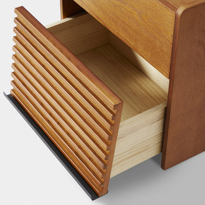 Devon Oak Nightstand 20“W