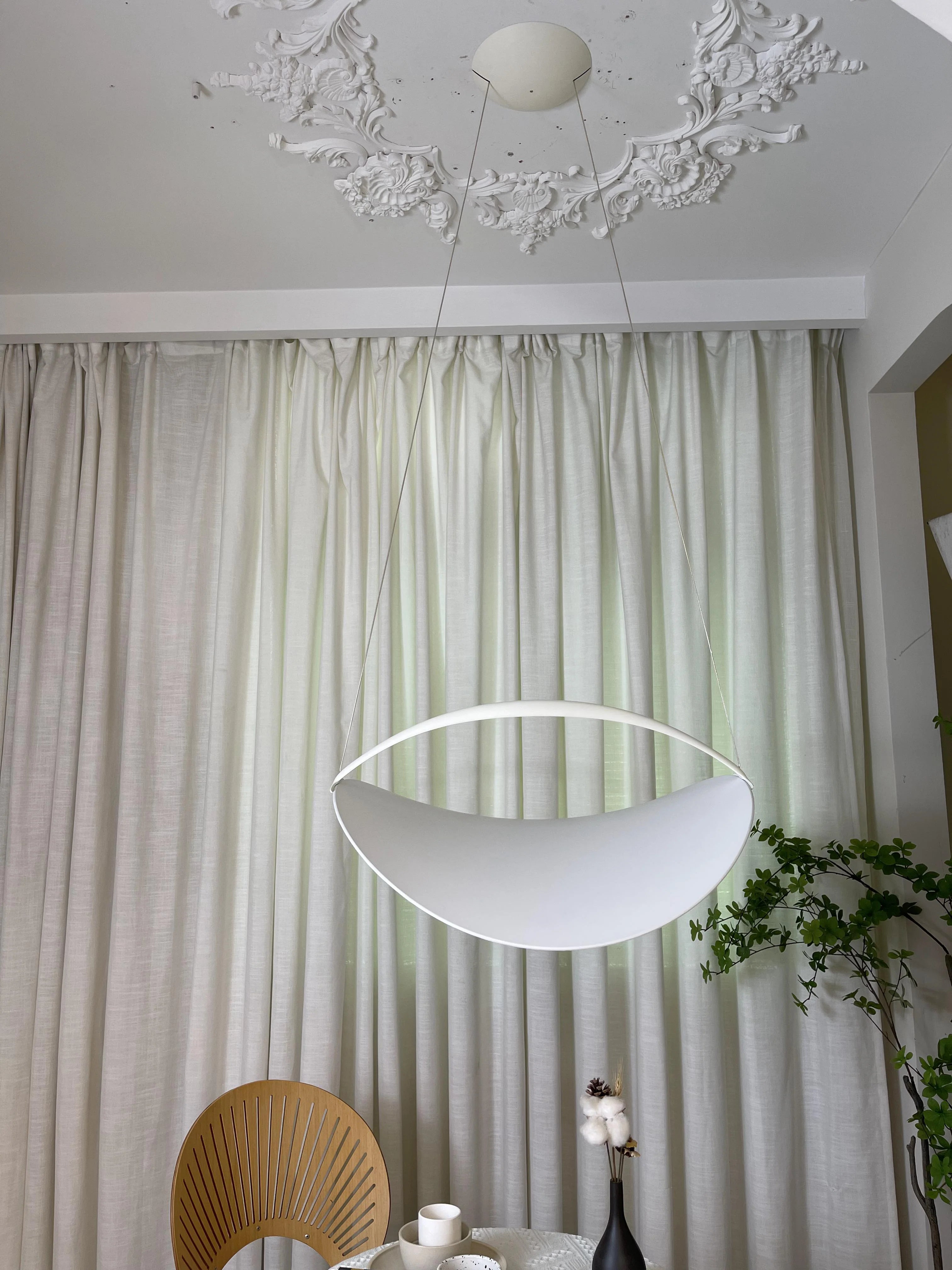 Luvra Floating Arc Pendant Light