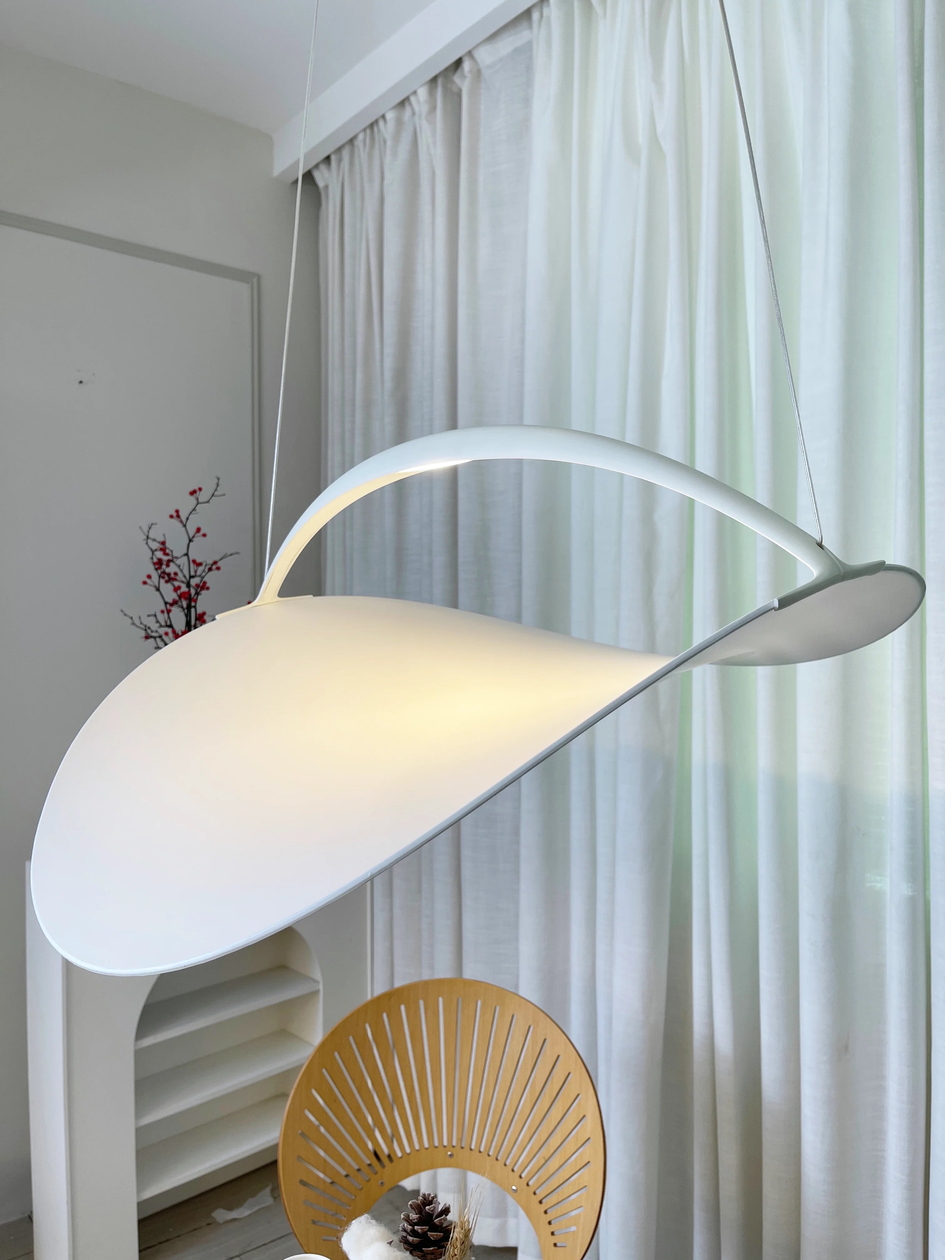 Luvra Floating Arc Pendant Light