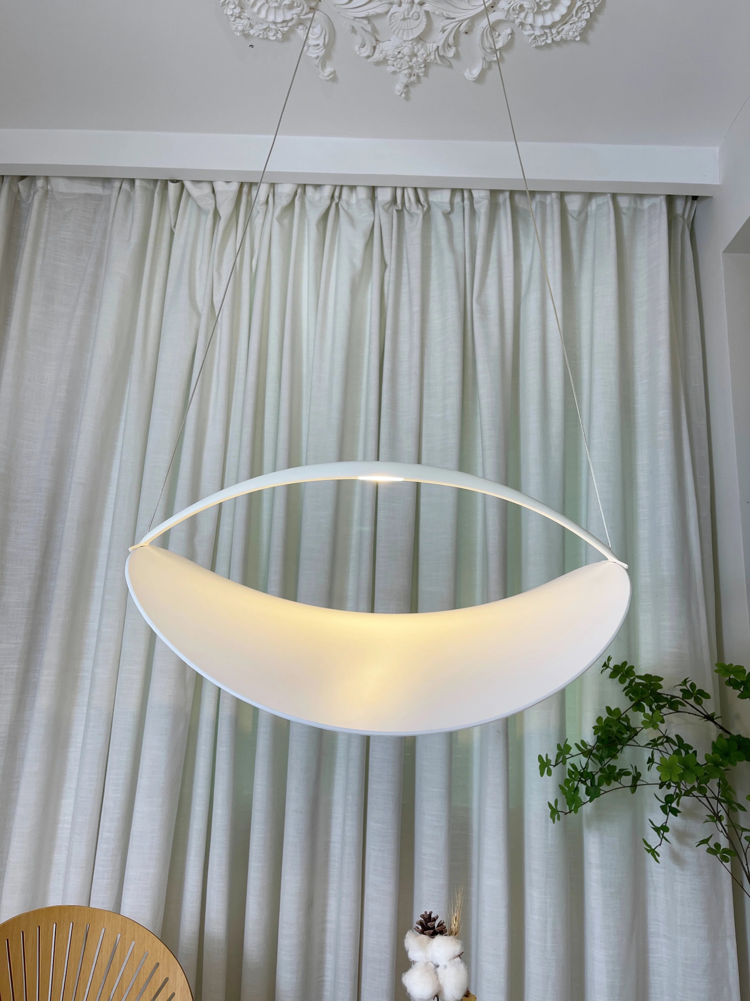 Luvra Floating Arc Pendant Light