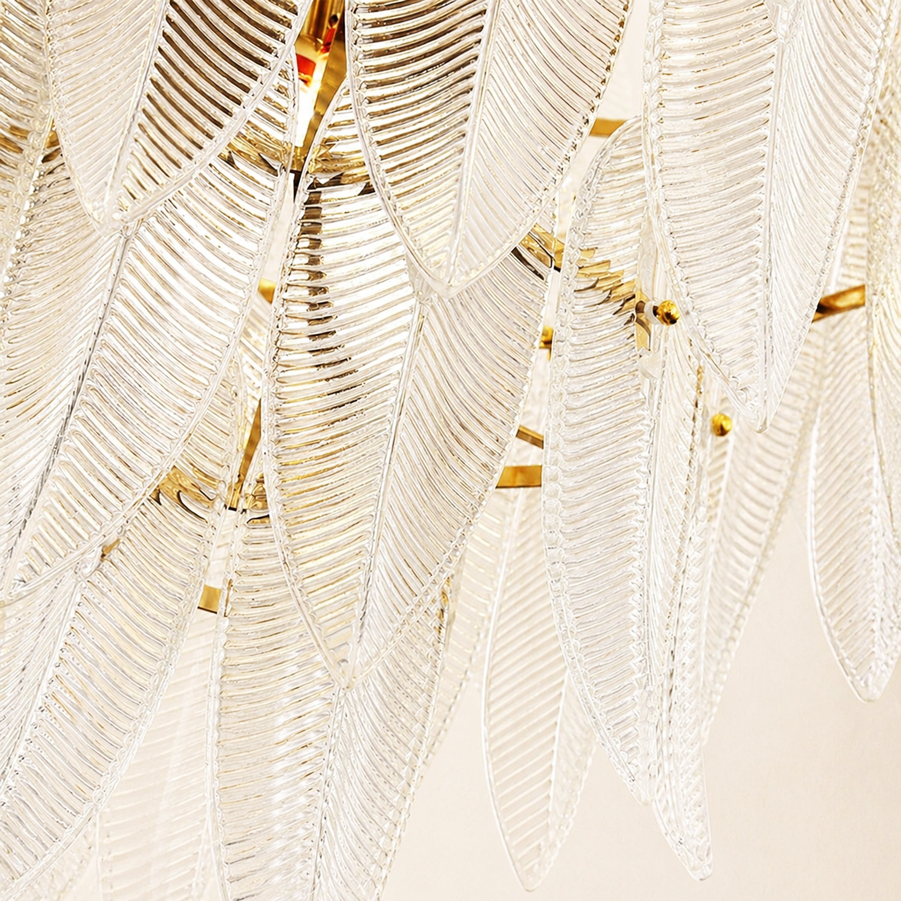 Marilyn Glass Feathers Round Chandelier